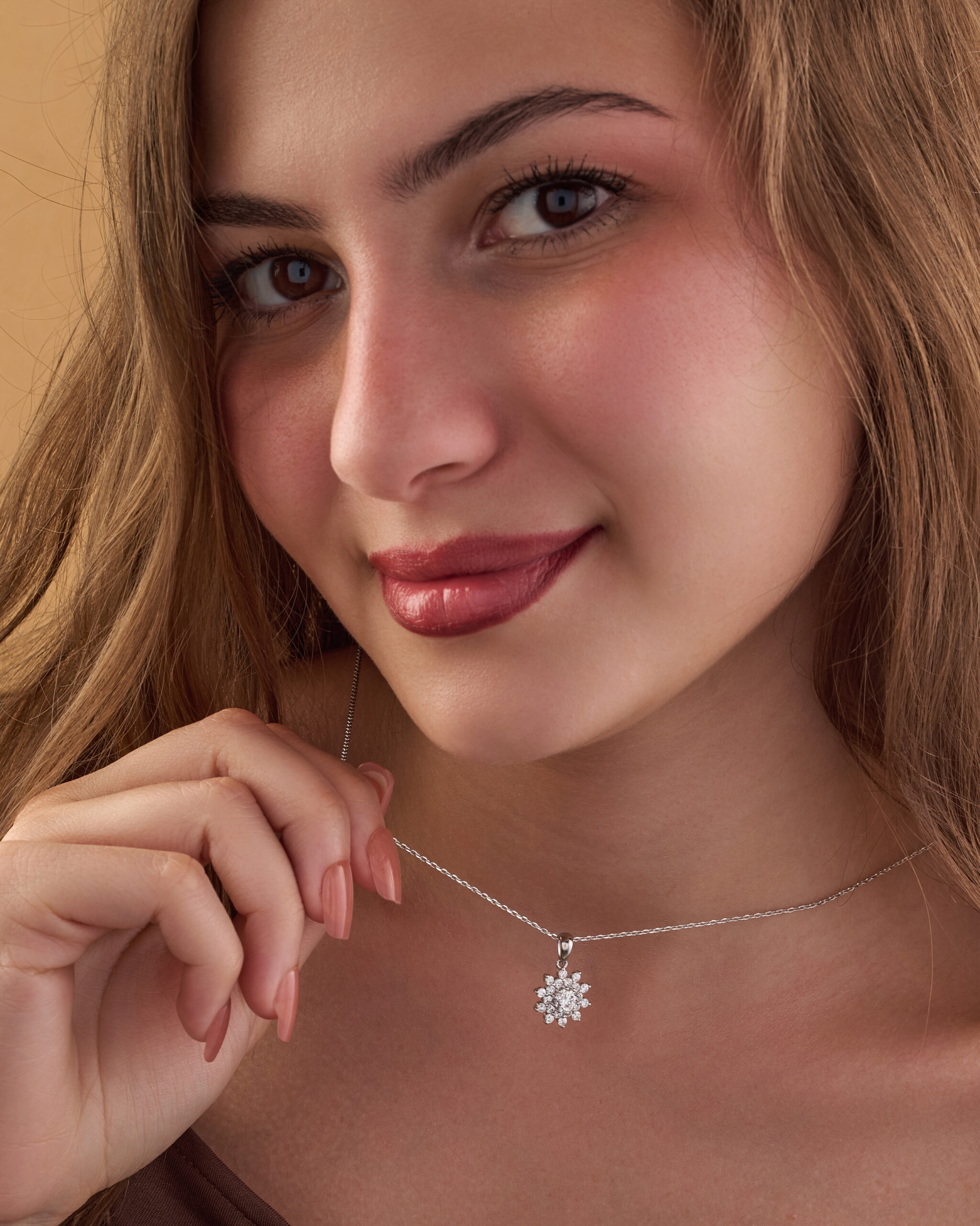 Simple silver rose pendant inlaid with white zircon stones - Image 3