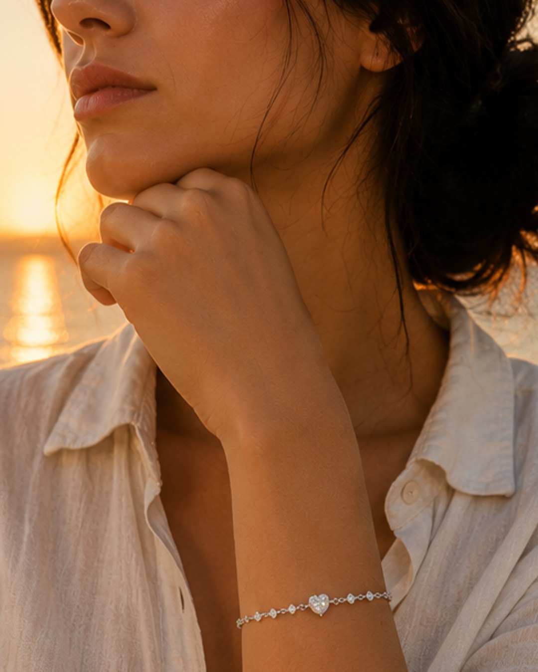 Simple silver heart-shaped bracelet inlaid with white zircon stones - Image 2